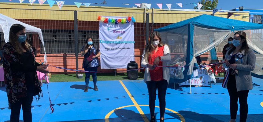 primera feria del emprendimiento del colegio Lican Ray