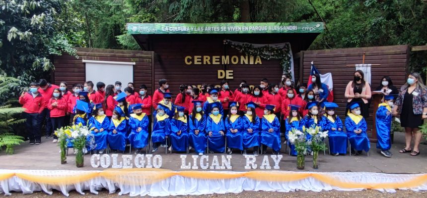 Ceremonia de egreso de Kinder regular y Cuarto año básico