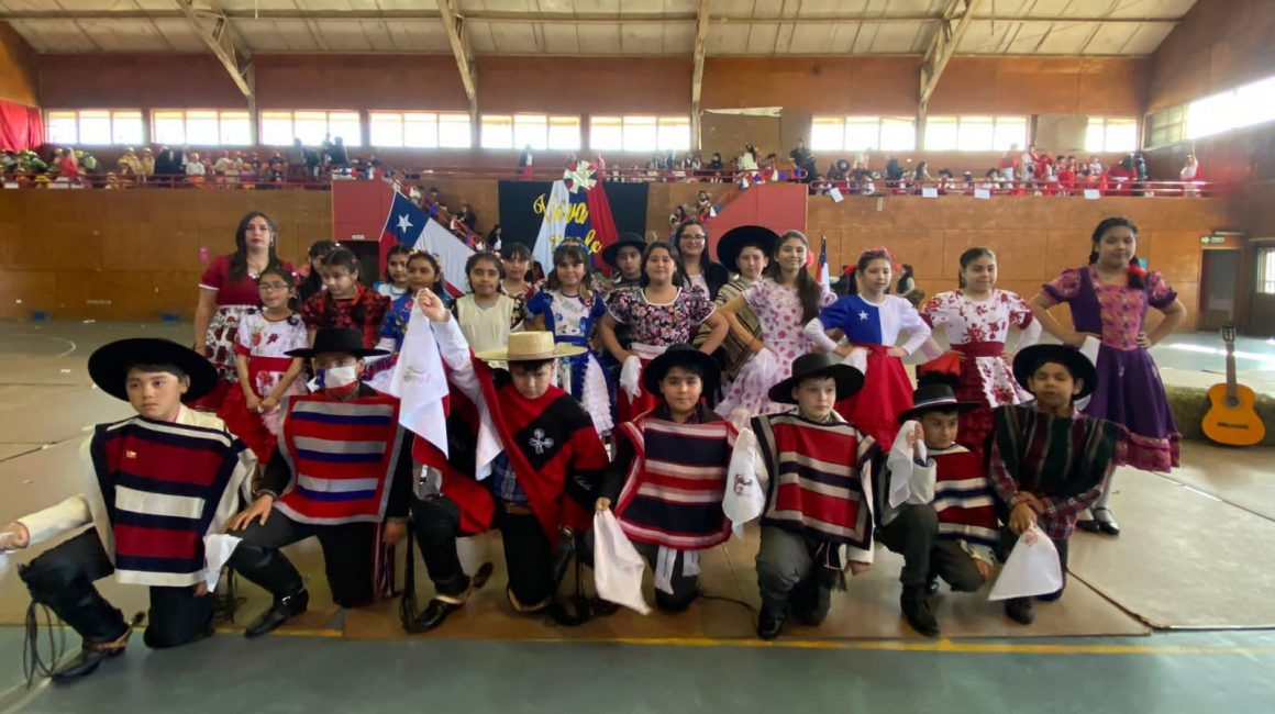 Colegio Lican Ray celebra el mes de la patria